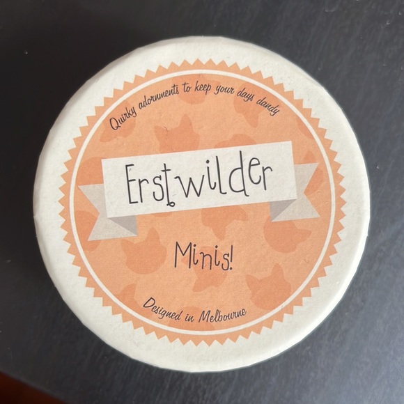 Cat pin! Designed in Melbourne, Australia! - Picture 4 of 4